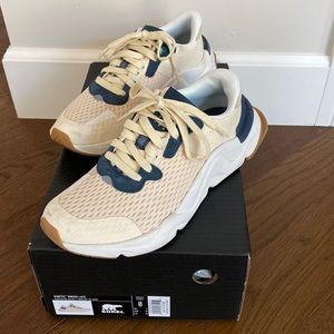Sorel Kinetic Renegade sneaker; size 8